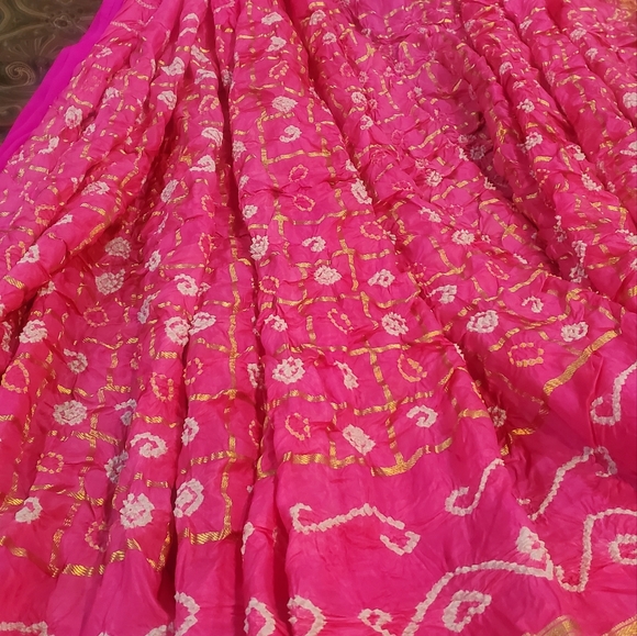 Bandhani Saree / Sari--Pink and Gold Zari (brand new) - Picture 3 of 14